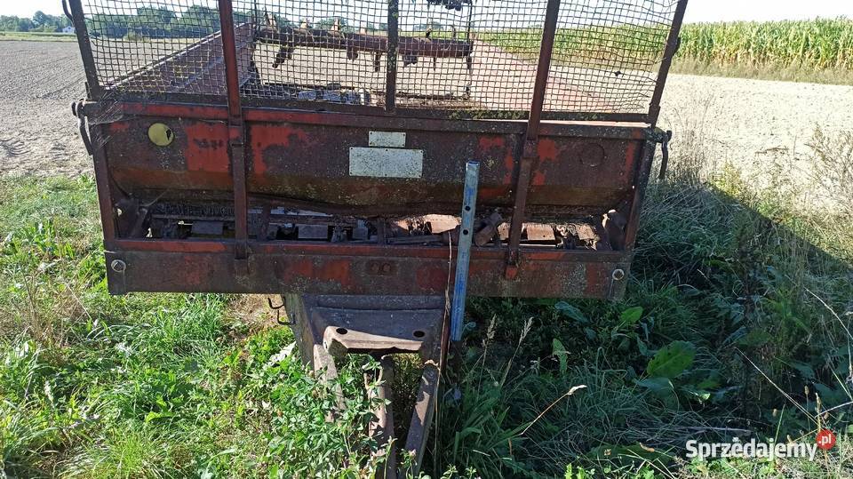 Ptu4 ruski jednoosiowy Belarus Rozrzutniki obornika Mordy