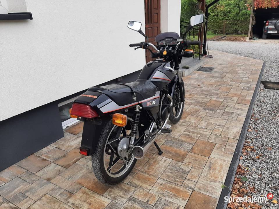 Suzuki gs 125 hyosung gs 125 1997 nieuszkodzony Chobrzany