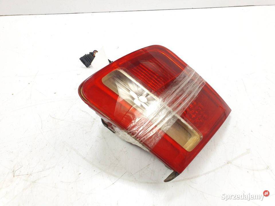 LAMPA W KLAPE PRAWA AUDI A8 D3 W12 4E0945094G Pozostałe kujawsko-pomorskie
