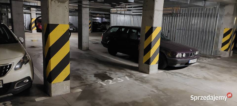 Wynajmę miejsce parkingowe w garażu, obok Metra Bemowo, Górc