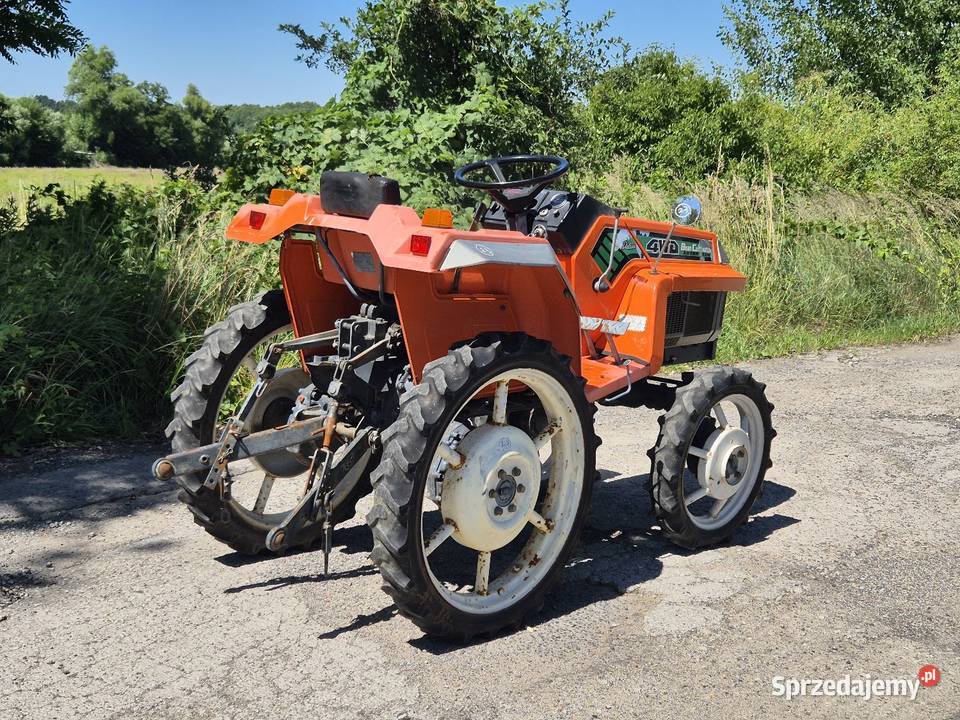 Traktorek traktor KUBOTA XB1 12 44 z Małuszyn