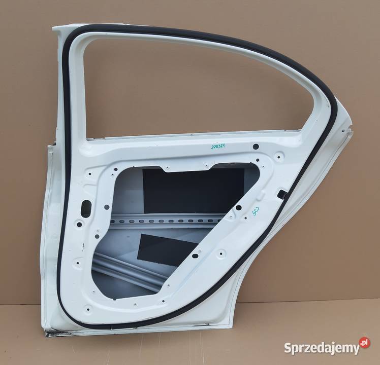 MERCEDES AKLASA W176 DRZWI PRAWY TYŁ PRAWE TYLNE Bieleń sprzedam