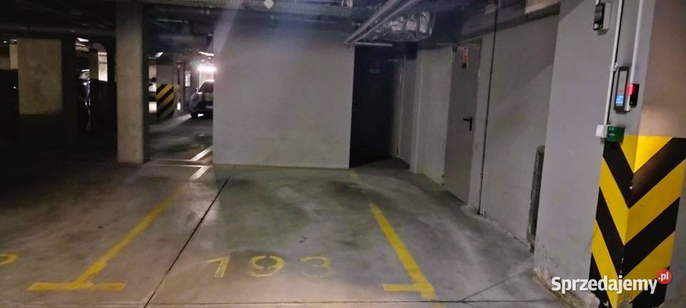 Sprzedam miejsce garażowe znajdujące sie w 20m2 Sprzedaż Garaże i miejsca postojowe mazowieckie