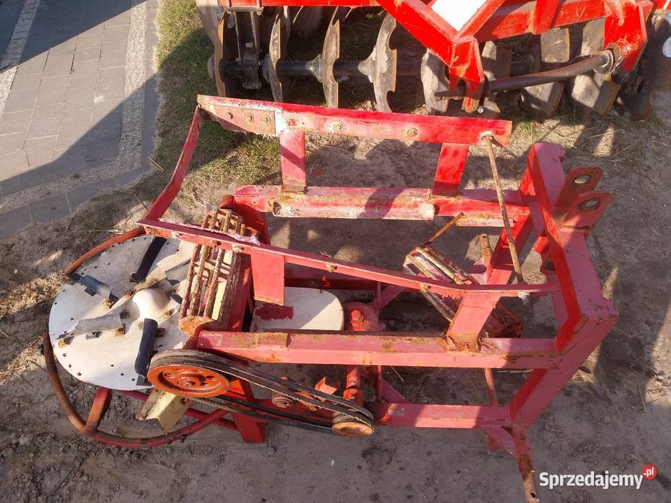 Sprzedam zamienię Rozsiewacz Kłos uszkodzony Radoryż Smolany sprzedam