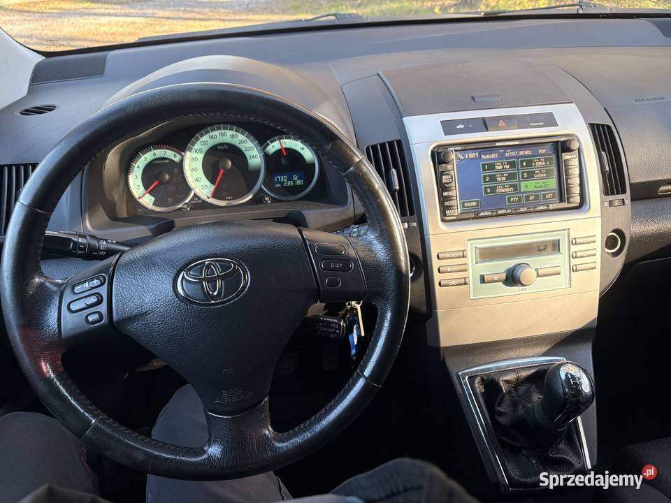 Toyota Verso 7 osobowa 18 Benzyna Grabiny