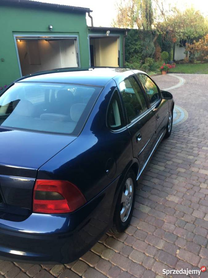 Opel Vectra B Lift Edycja Limitowana 100 16B