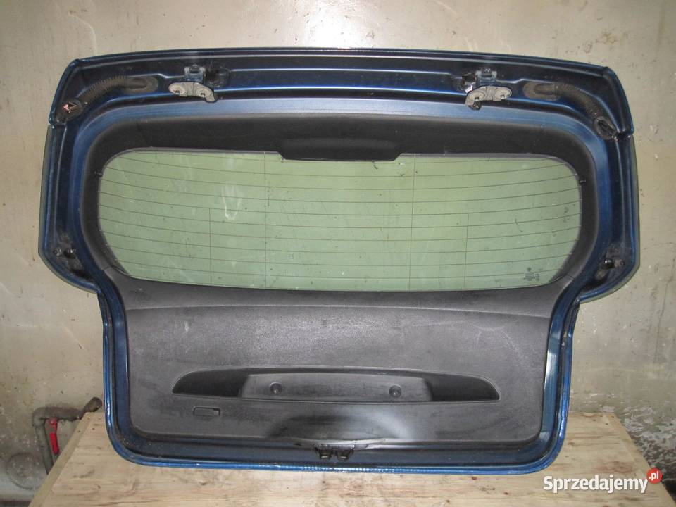 BMW E81 E87 06r klapa tył