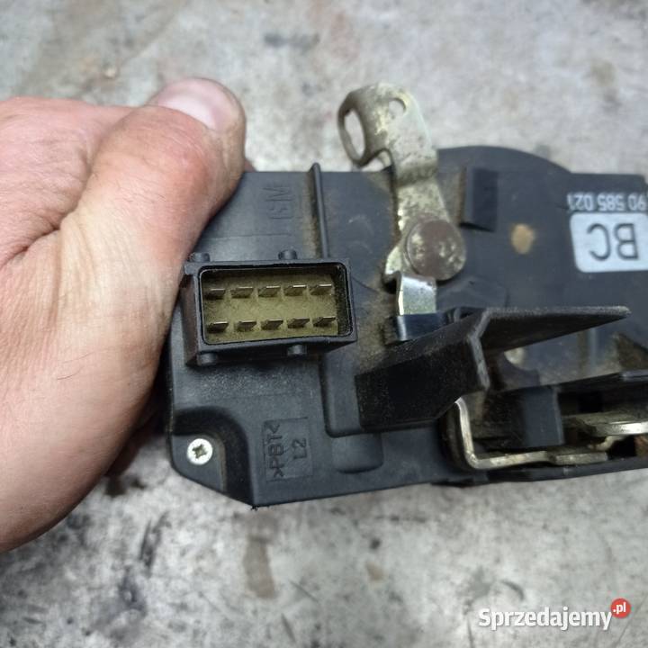 ZAMEK DRZWI LEWY PRZÓD OPEL VECTRA B 90585021 osobowe sprzedam