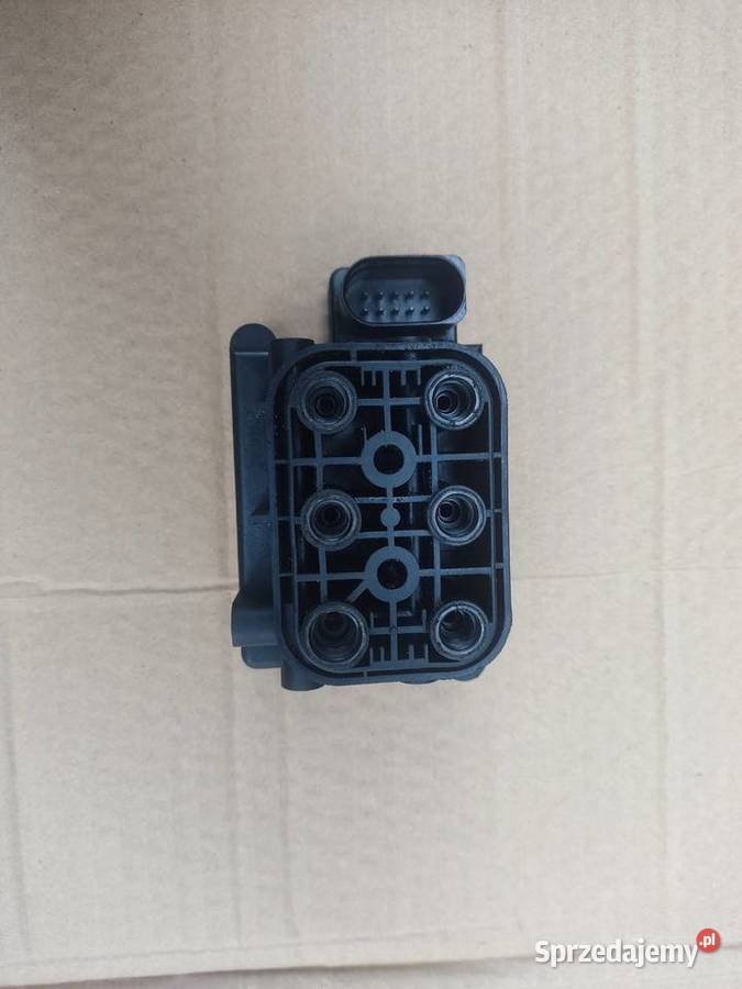 Blok zaworowy airmatic A2513200058 W22 Lift