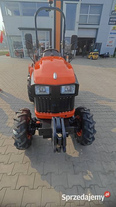 Opis modeluCiągnik kompaktowy AVENGER 26 25 4x4 Kutno