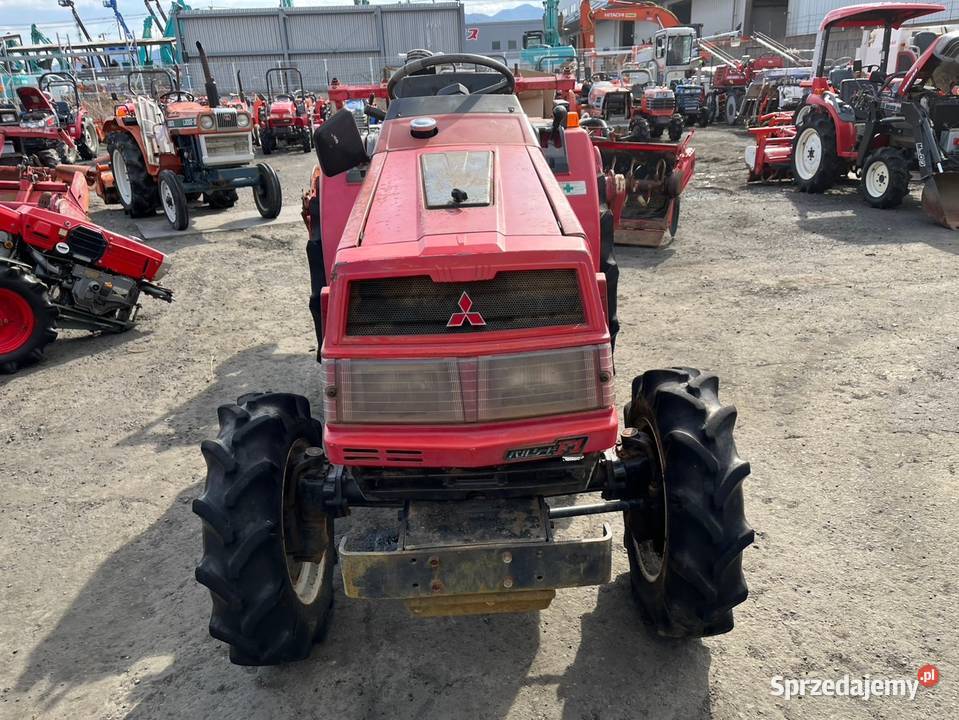 Traktor Mitsubishi MT20D Skała