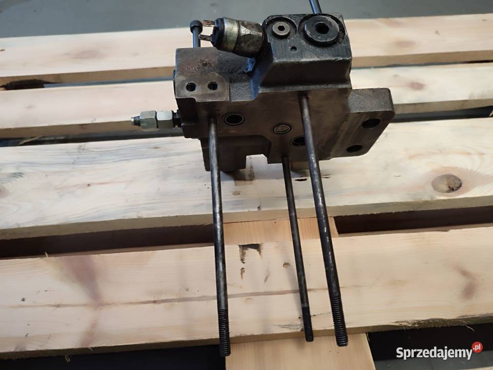 Sekcja rozdzielacza hydraulicznego G411961020032