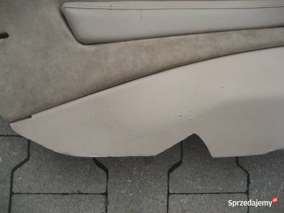 volvo c70 9805r boczek tapicerka tył lewa mocka Deski rozdzielcze, konsole Rakoniewice sprzedam