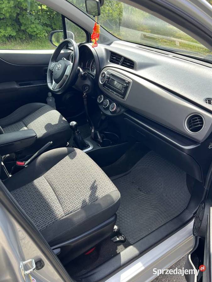 Toyota Yaris III salon ładny zadbany możliwa benzyna Bystrzyca Kłodzka sprzedam