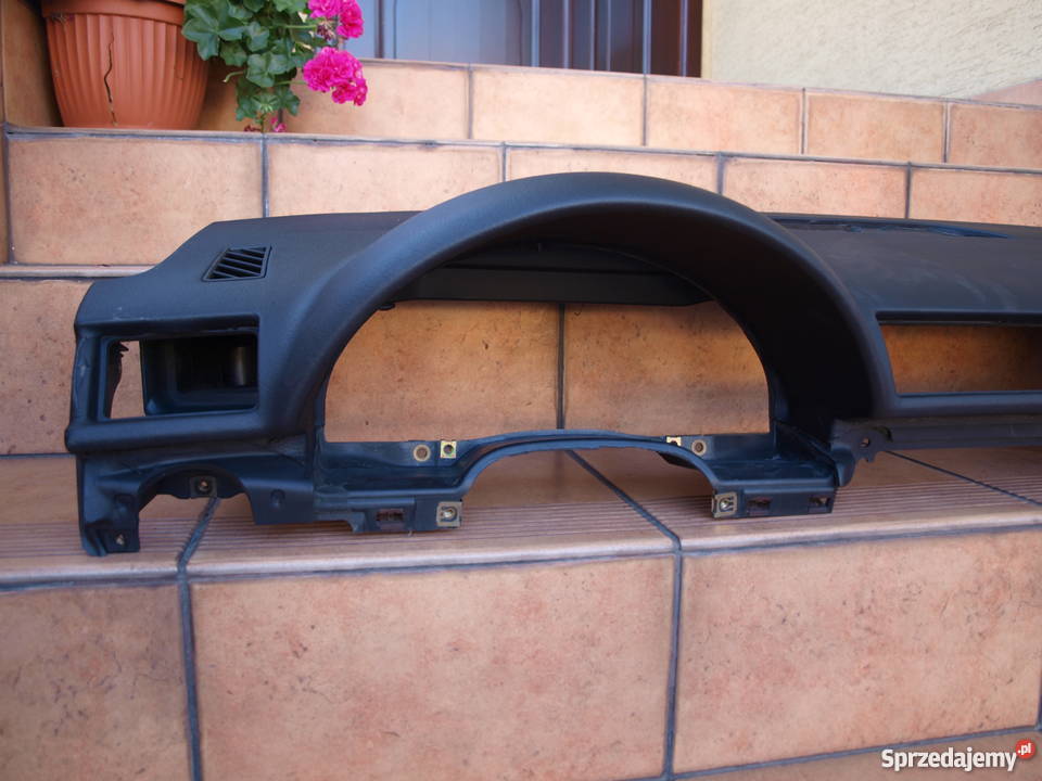 Audi A4 konsola deska rozdzielcza 2001 2008r Wyposażenie wnętrza Kalisz