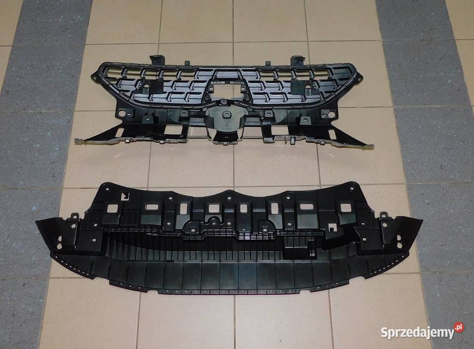 TOYOTA YARIS CROSS gril atrapa grila i płyta małopolskie Tarnów