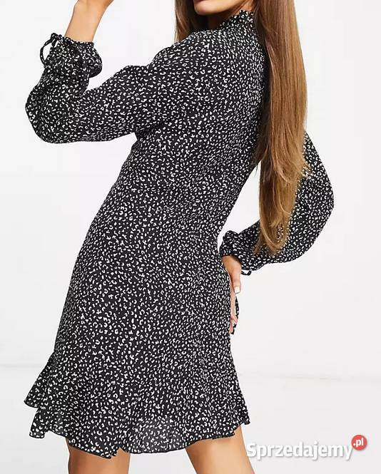 MISSGUIDED SUKIENKA W KSZTAŁCIE A CZARNA Kalisz