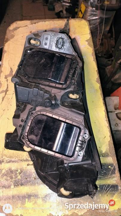 Lampa przednia prawa Peugeot 3 2017 expert dolnośląskie Lubin