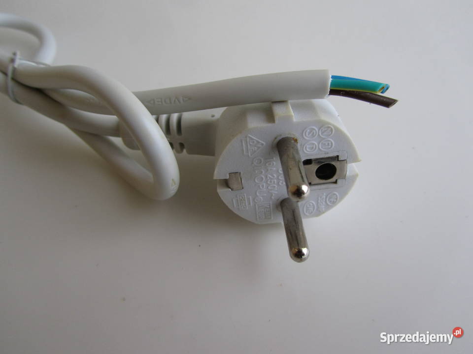 Kabel trójżyłowy 3 x 075 mm2 z wtyczką kątową Olecko