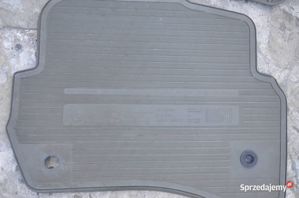 Passat B5 Dywaniki Gumowe Oryginał Vag Germany