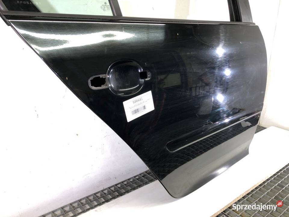 DRZWI PRAWY TYŁ VW GOLF V Hatchback 0310