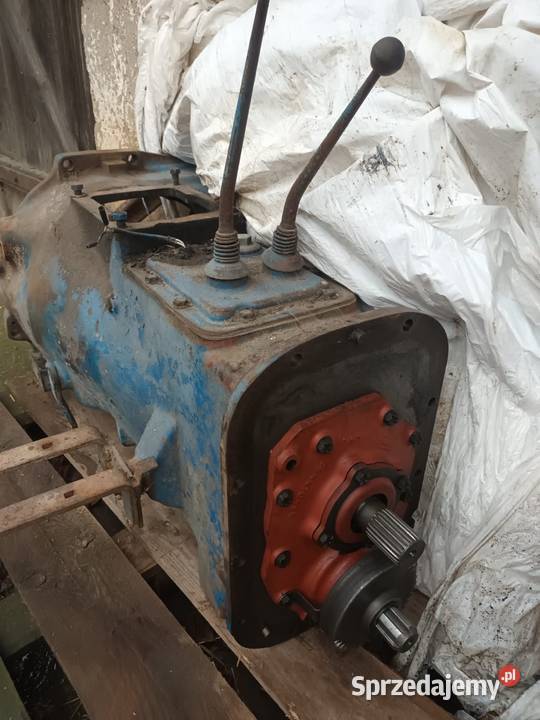 Ford 4000 zbiornik paliwa skrzynia części Sejny