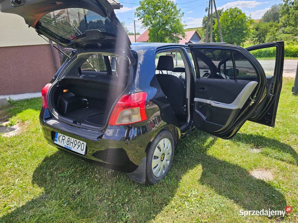TOYOTA YARIS 13 87 1 właściciel 11 lat isofix Miechów