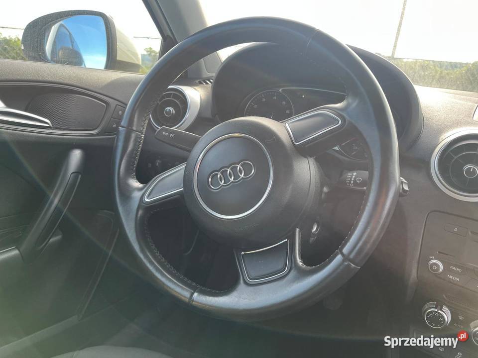 AUDI A1 12 TFSi 86 Ambiente Start BW645 2/3