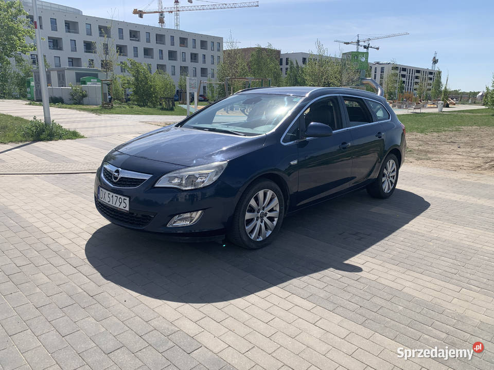 Opel astra j iv bogata wersja cosmo 17 cdti