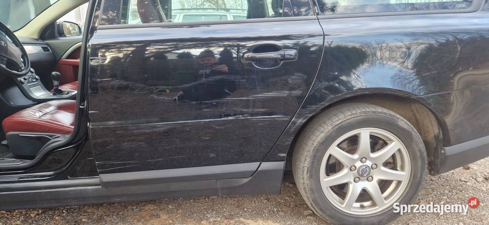 Volvo v70 2009r 20 tdi lekko uszkodzone V70