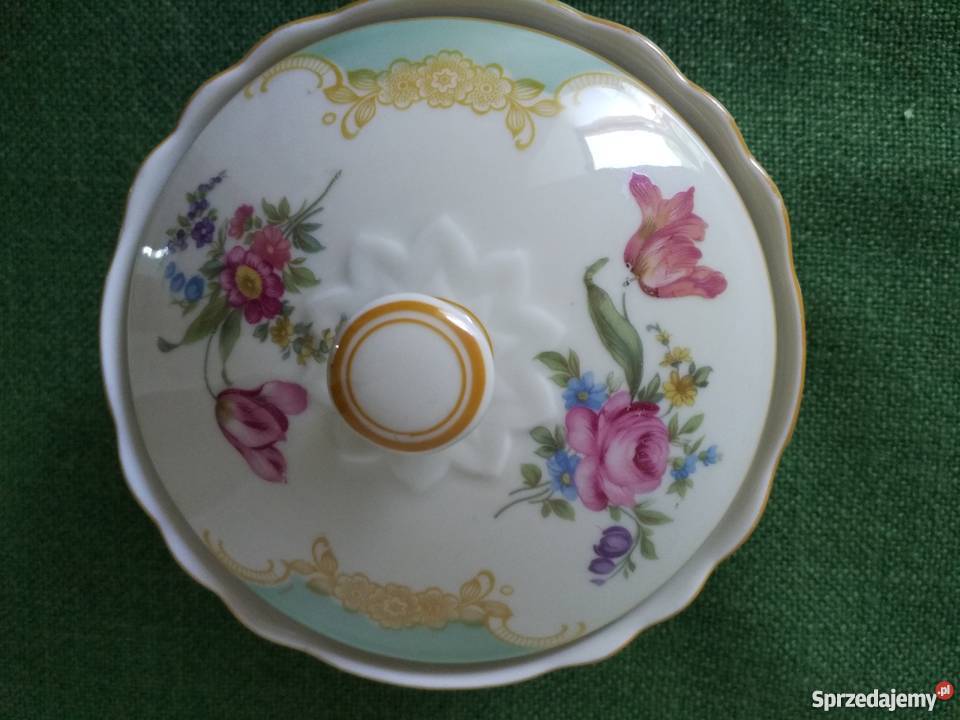 Bomboniera sygnowana porcelana ecru Gorlice