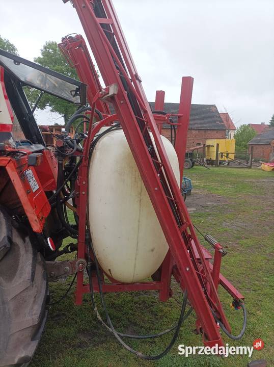 Opryskiwacz Hardi hydraulicznie rozkładany