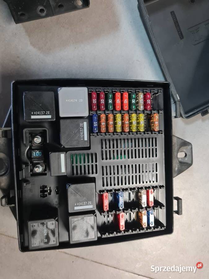 Skrzynka bezpieczników X351 Jaguar 30 SC