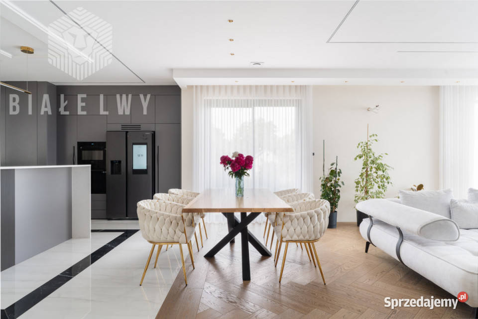 Dom wolnostojący sprzedam 281m2 Dominów Sprzedaż