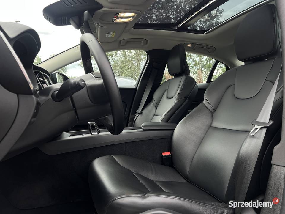 Volvo S60 2024 podgrzewane fotele Warszawa