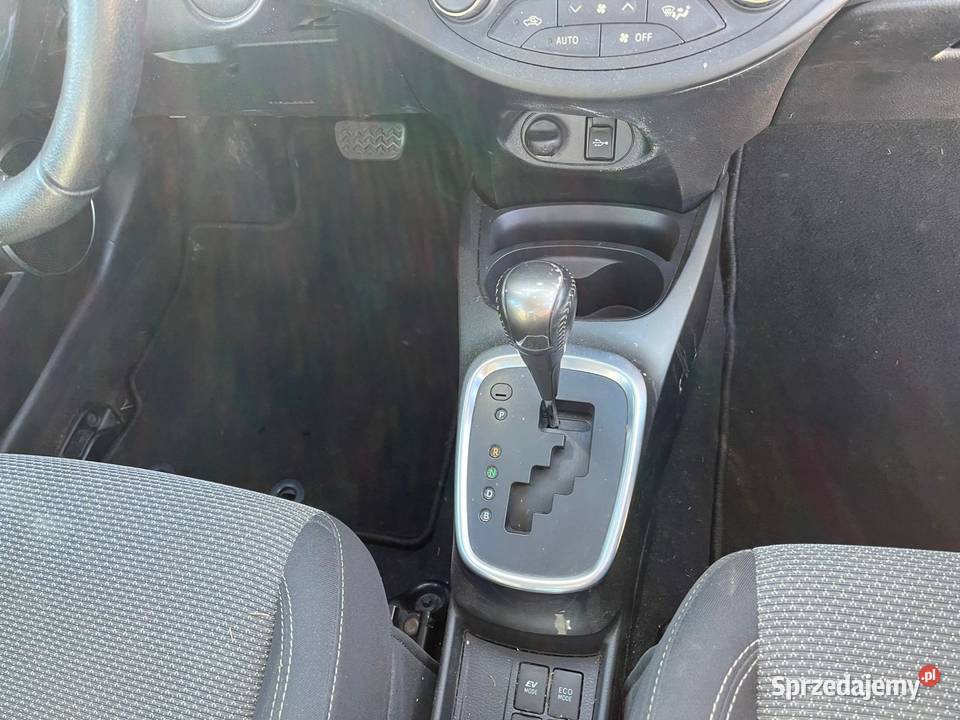 TOYOTA Yaris 15 100H eCVT Business EJ833 Kielce