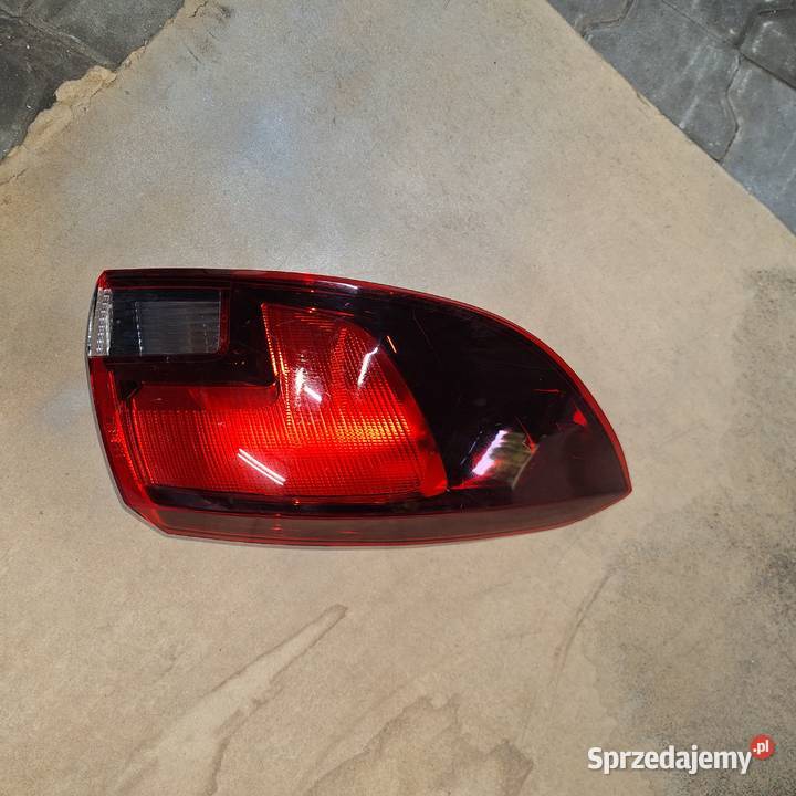 Astra K lampa tył kombi zachodniopomorskie Banie