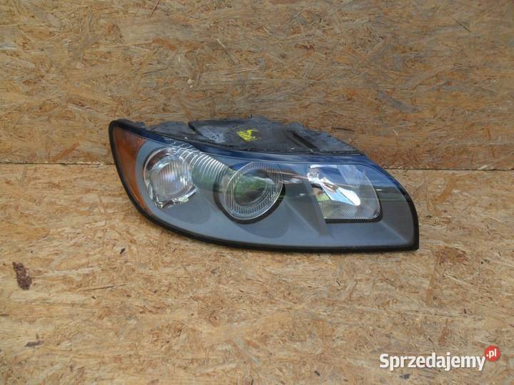 VOLVO V50 S40 II lampa lewa 30698885 Nowy Tomyśl
