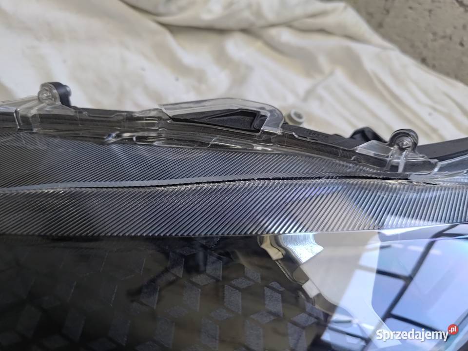 TOYOTA YARIS 4 IV 19 LAMPA LEWA PRAWA PRZEDNIA osobowe mazowieckie Lwówek sprzedam