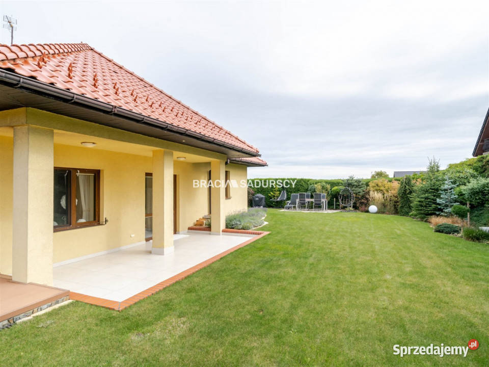 Dom Sułków 242m2 do zamieszkania