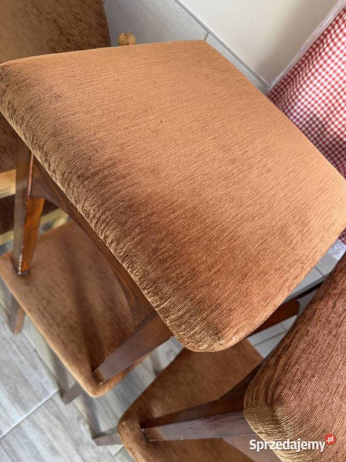 Taborety drewniane 8 sztuk Dukla