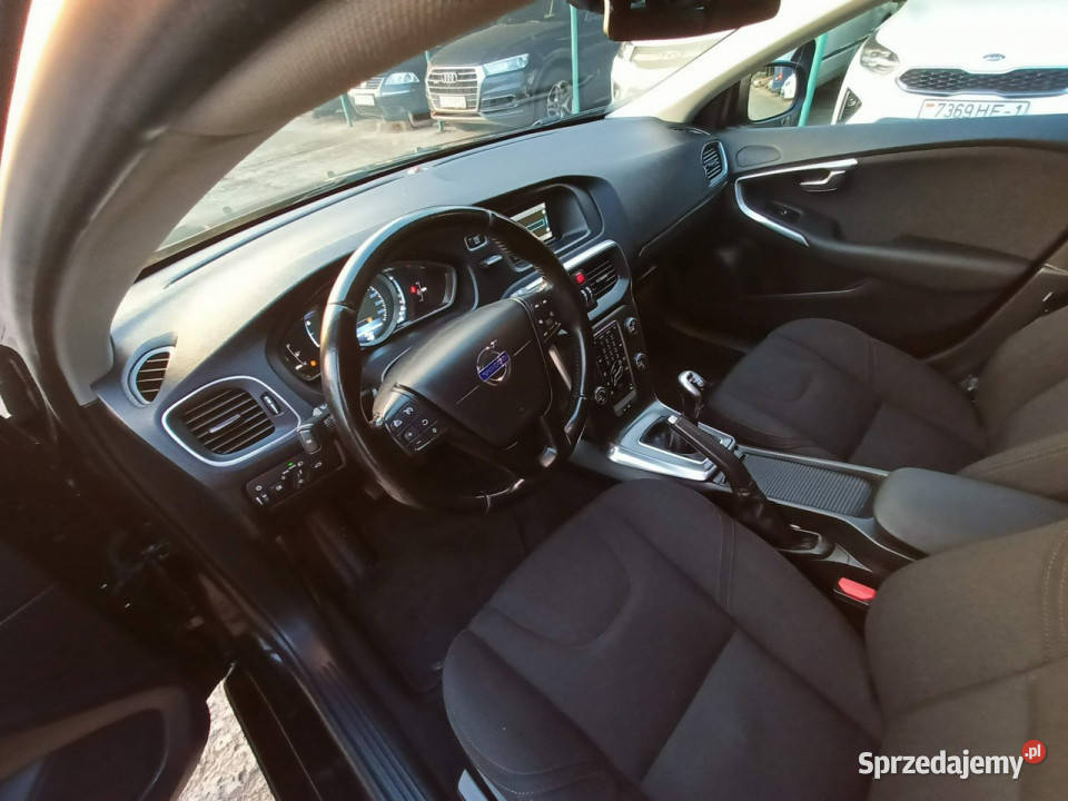 Volvo V40 niski przebieg zadbane II 2012 Tomaszów Mazowiecki sprzedam