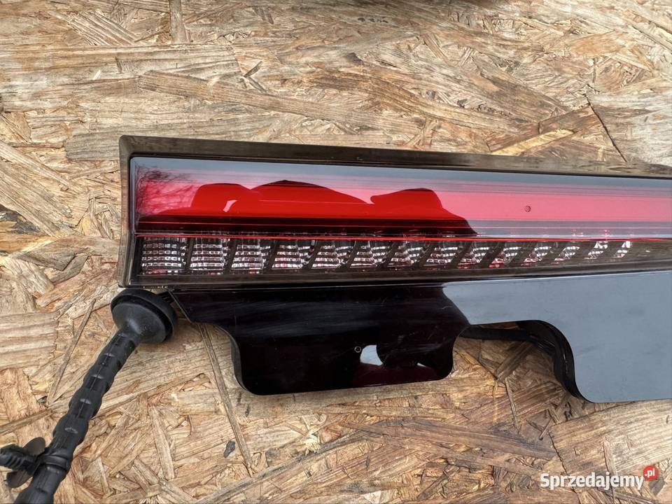 Lampa tył tylna prawa rh w klapę Volvo C40 wielkopolskie Międzychód