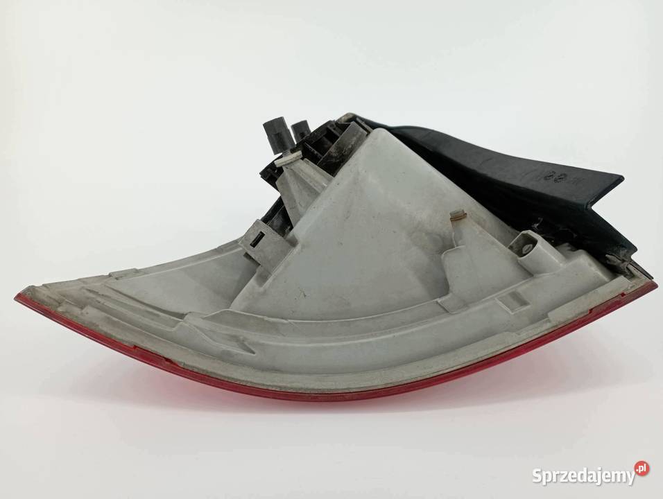 LAMPA TYŁ PRAWA EU 1K6945112C VW Volkswagen Golf Motoryzacja