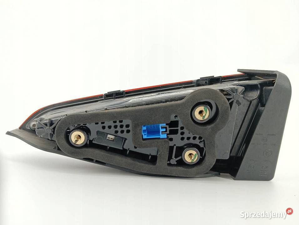 LAMPA TYŁ W KLAPĘ LEWA SEDAN EUROPA 5E6945307A