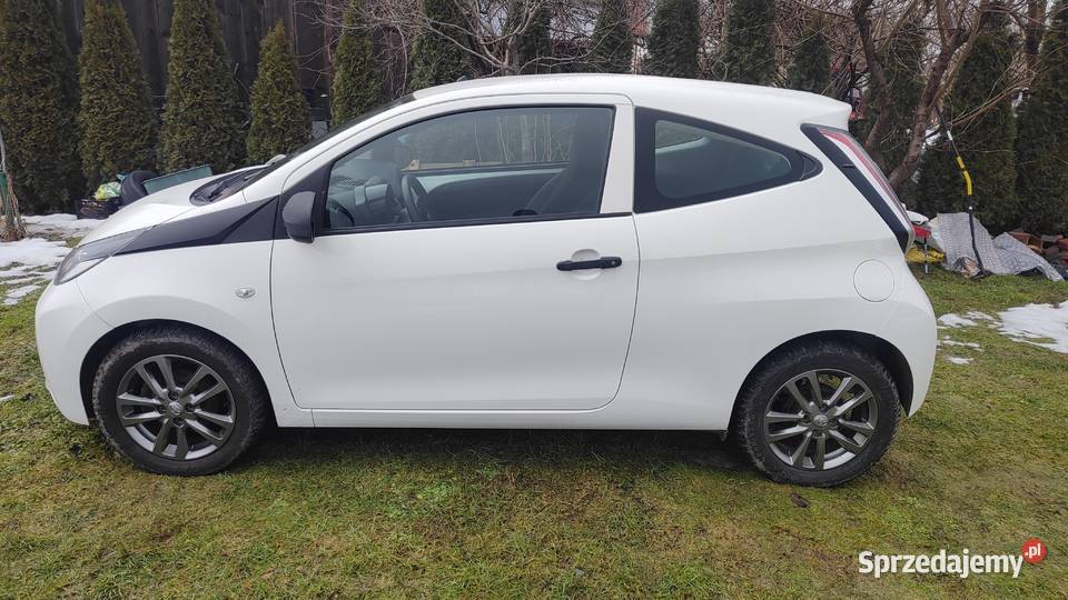 Toyota Aygo 2017 10 benzyna niski przebieg Rok produkcji 2017 Lubaczów