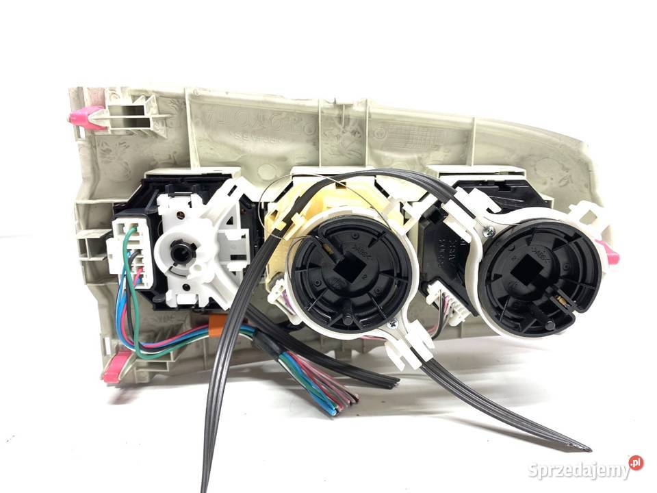 PANEL STEROWANIA NAWIEWU TOYOTA YARIS II sprzedam