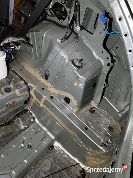 Honda Civic VIII UFO Karoseria Na Ćwiartki Pas Dziecinów