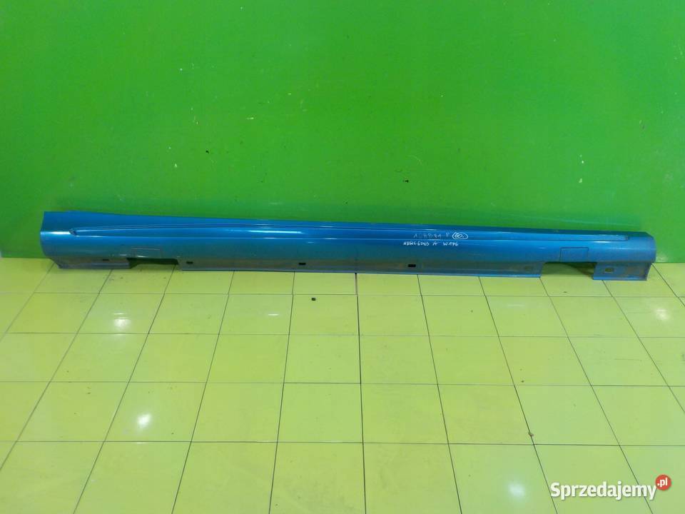 MERCEDES A W176 AMG 20 CDI 12r HB 5D listwa