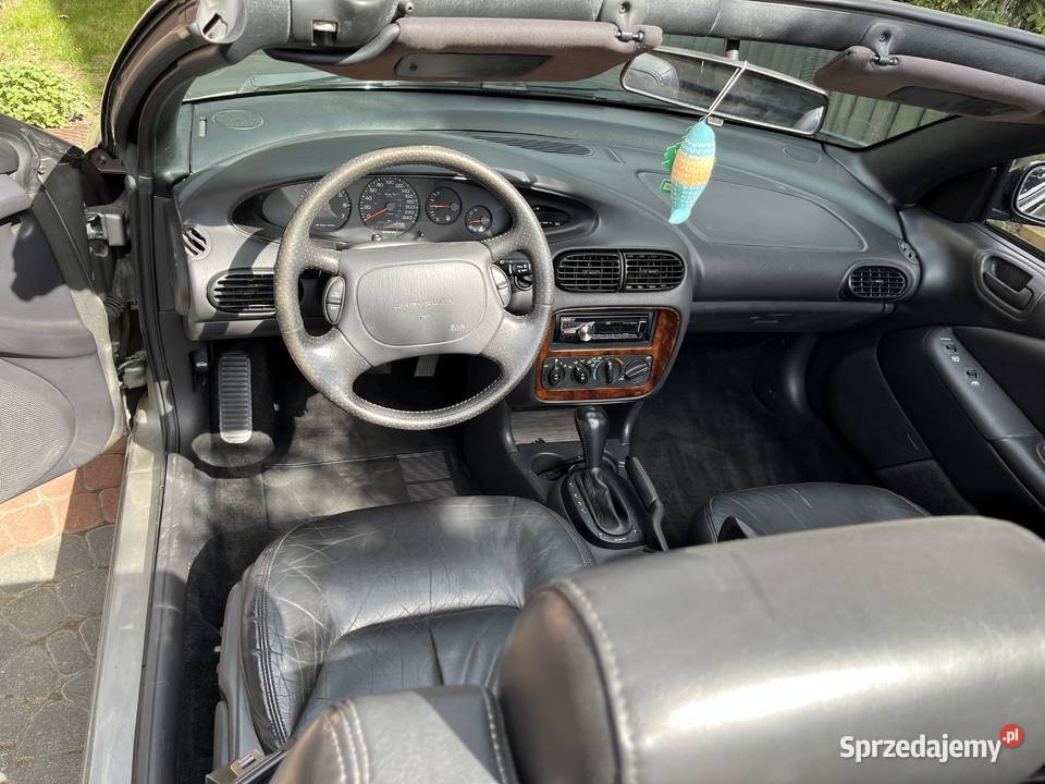 CHRYSLER STATUS CABRIOLET 25 AUTOMAT Rok produkcji 1998 Łapy
